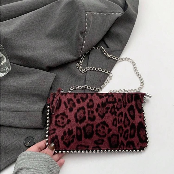 Leopard Print Chain Shoulder Bag - Picture 2 of 7